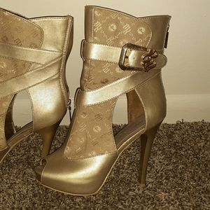 Gold Rocawear heels